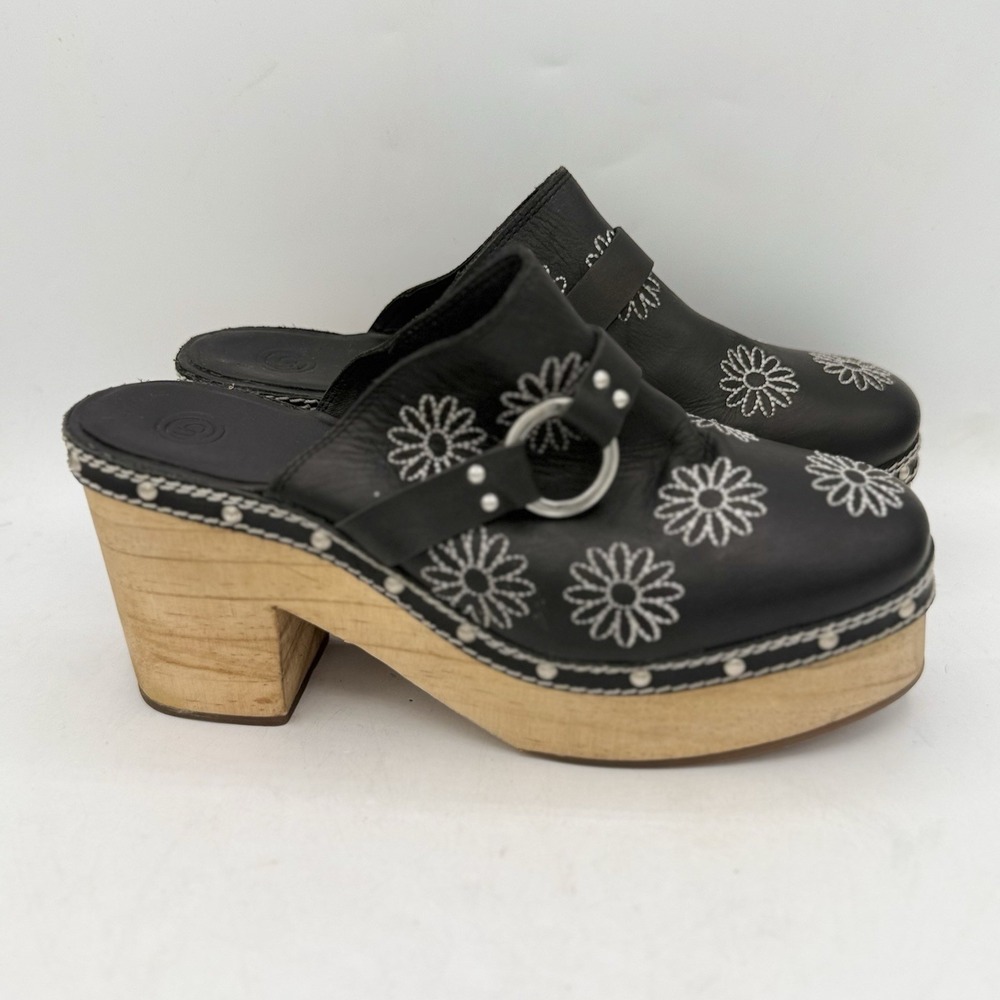 Urban Outfitters UO‎ Daizy Clog Black Leather Daisy Embroidered Wood Platform 9